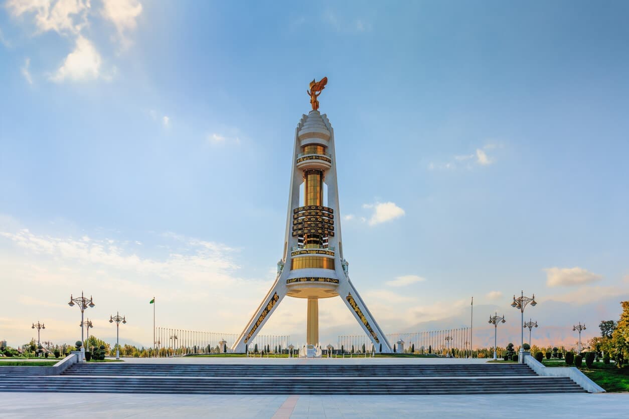 Arch of Neutrality_Turkimenstan