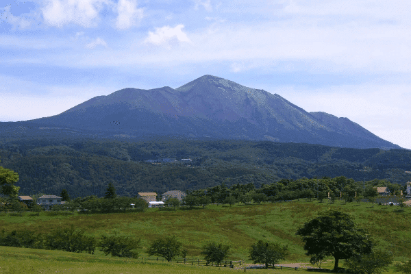 登上高千穗峰，霧島連峰的第二高峰