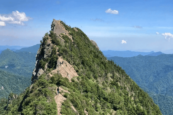 登上石鎚山，日本西部最高的山峰