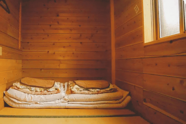 此團將入住劍山頂上山小屋，體驗深山之中的原始生活