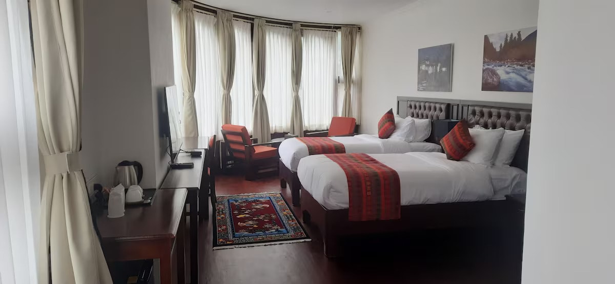 Lhaki Hotel