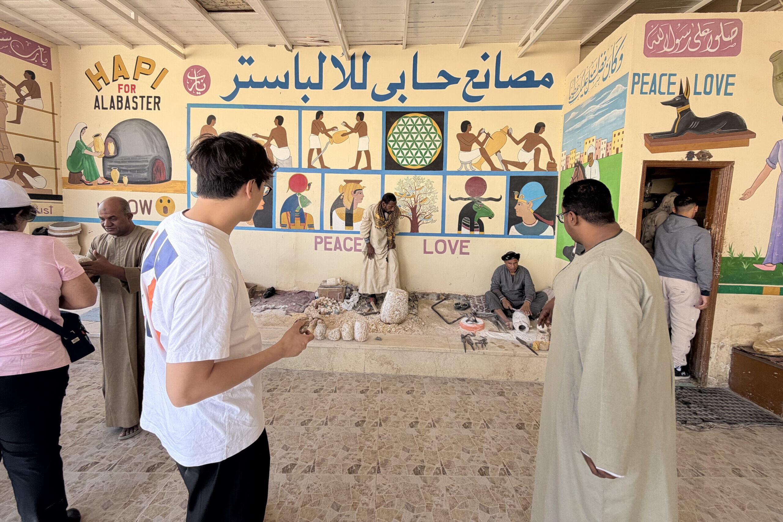 Is Egypt Suitable for Independent Travel? A Complete Comparison of Independent Travel vs. Traditional Large Groups vs. In-Depth Small Groups