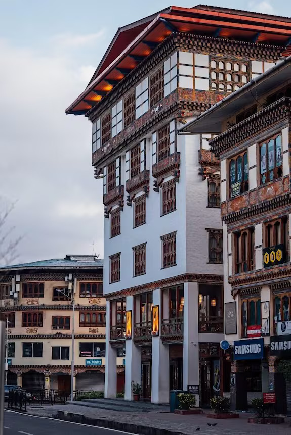 Lhaki Hotel