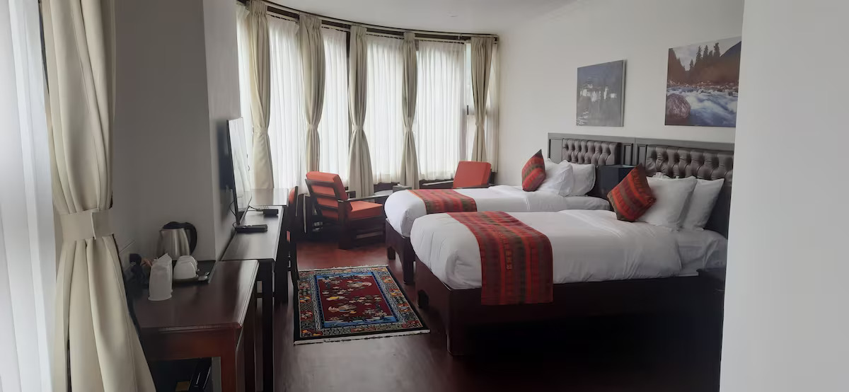 Lhaki Hotel