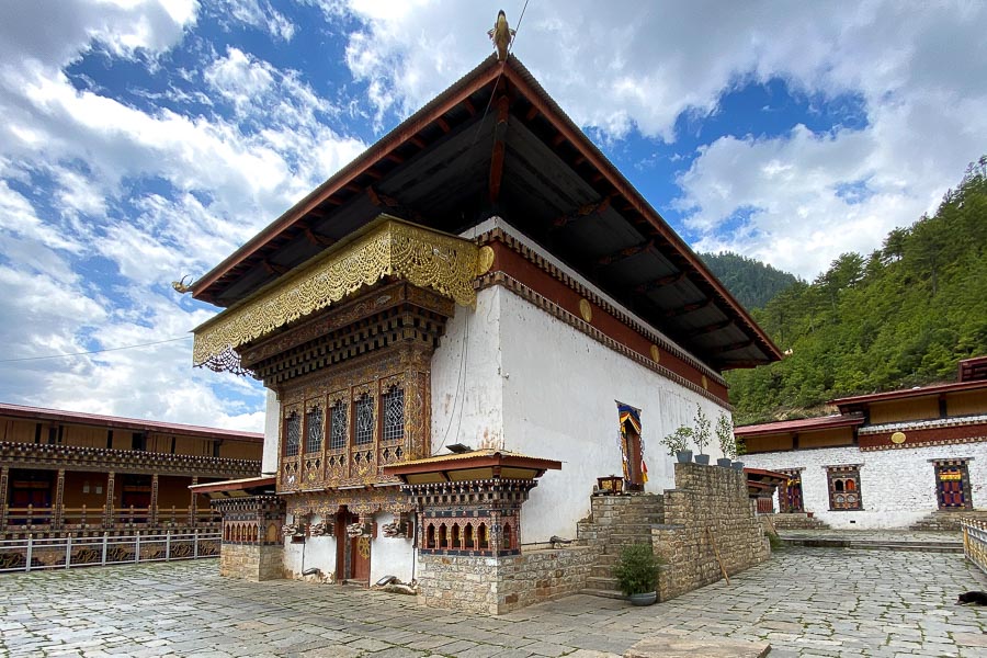 白廟 Lhakhang Karpo