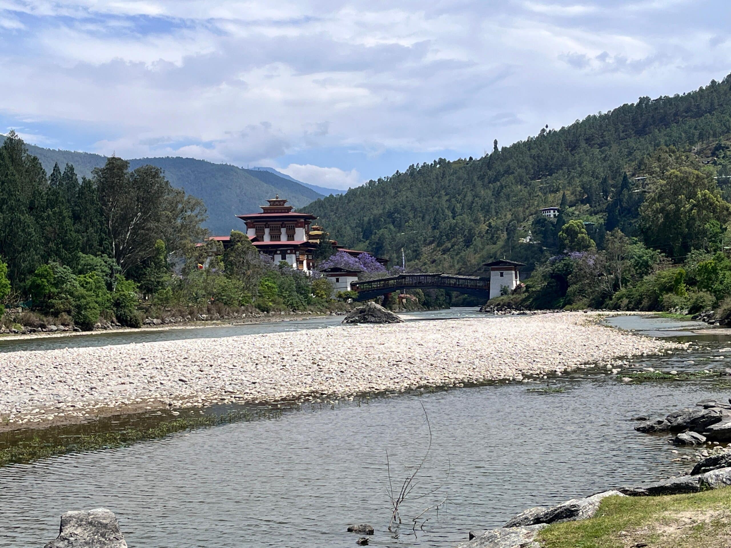 於普納卡河邊野餐 Picnic lunch at Punakha riverside