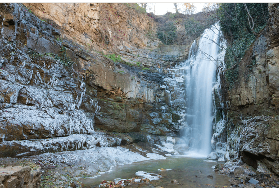 萊夫塔赫菲瀑布 Leghvtakhevi Waterfall