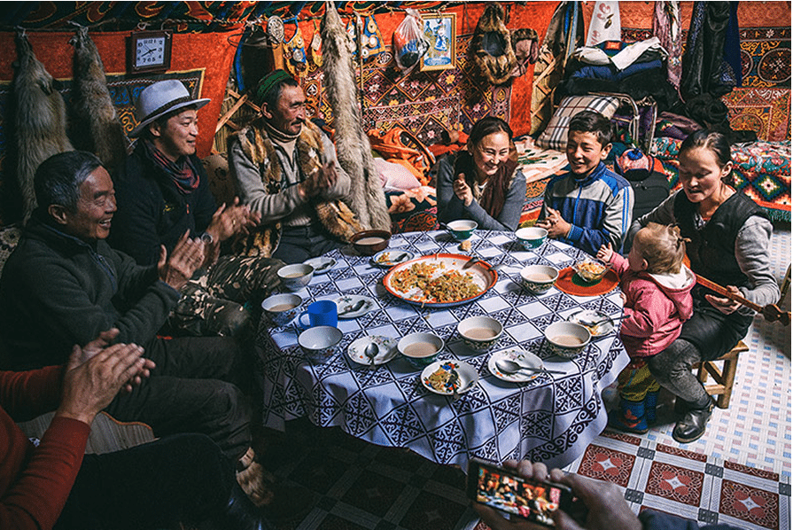 拜訪當地遊牧家庭 Visit Local  Nomadic Family