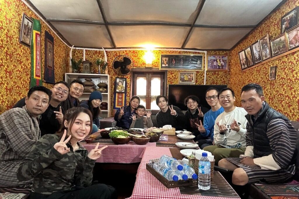 到當地農莊家庭交流並享用地道不丹菜