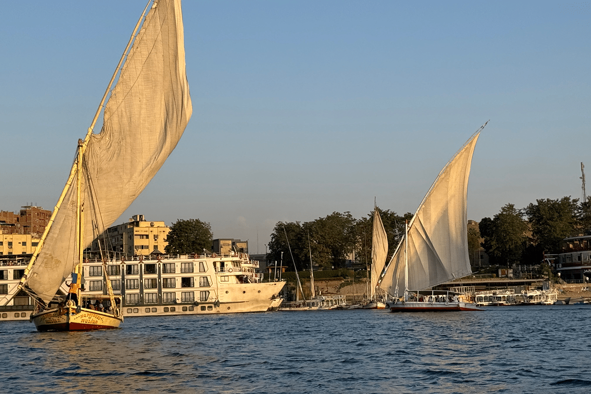 搭乘風帆船 Felucca Ride