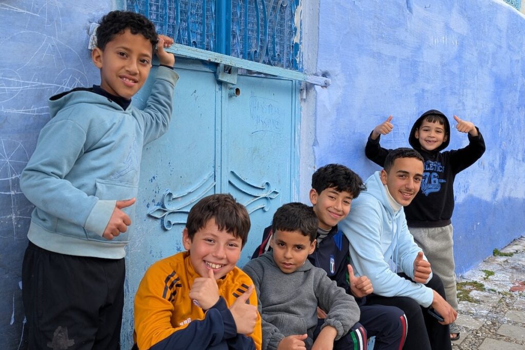 舍夫沙萬各種深淺的藍色，象徵天空與上帝