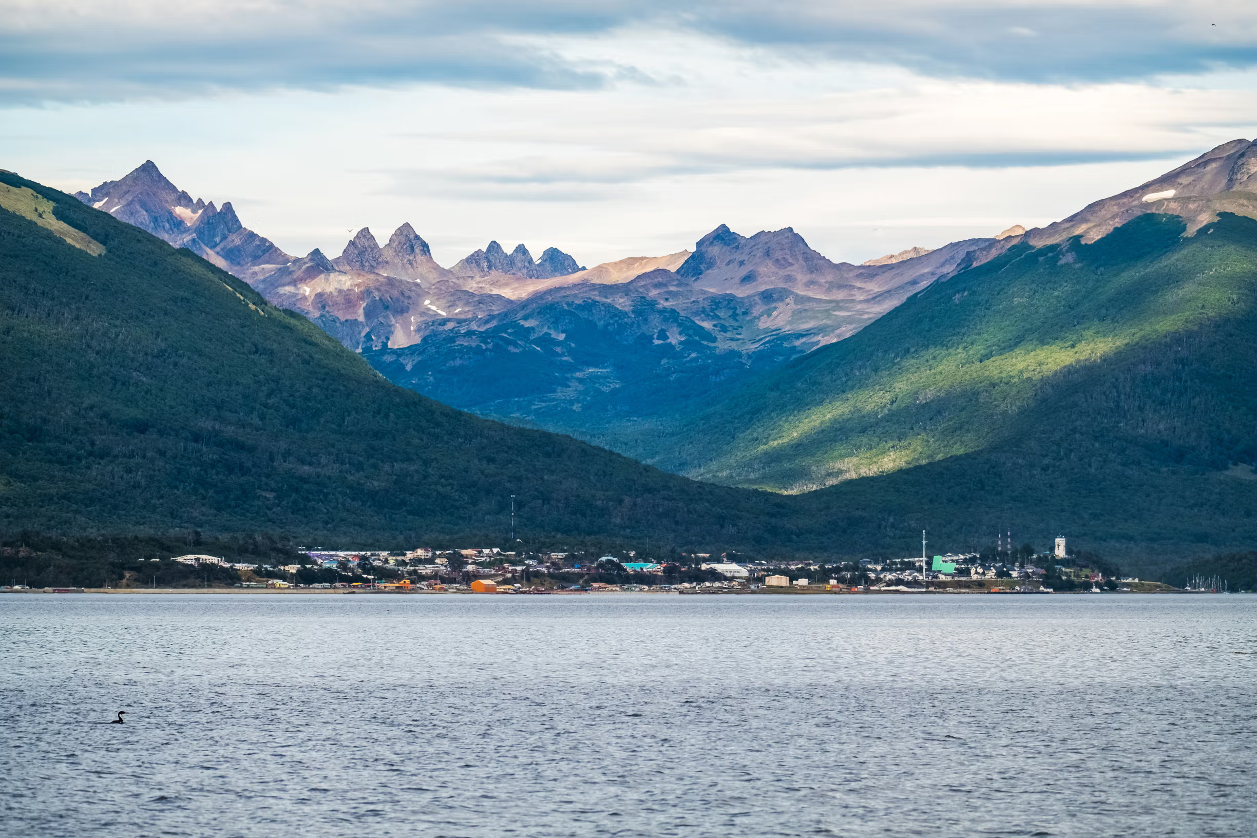 乘坐專屬包機 ，抵達 威廉斯港 Puerto Williams
